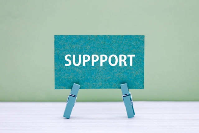 SUPPORTと書かれたメモ
