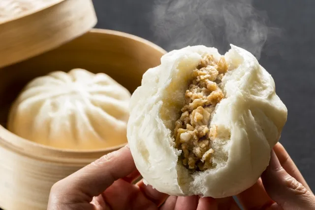 蒸したしっとり肉まん