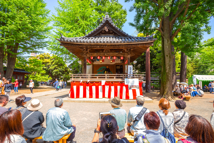 根津神社の奉納演芸