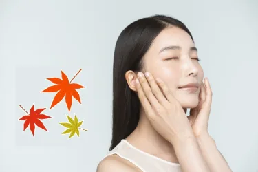 特集記事の美しい女性ともみじ
