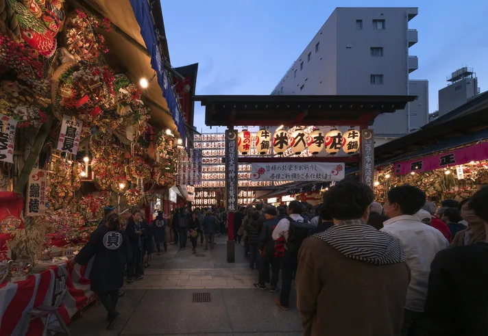 鳳神社に入るための行列