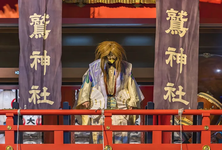 鳳神社の神楽舞