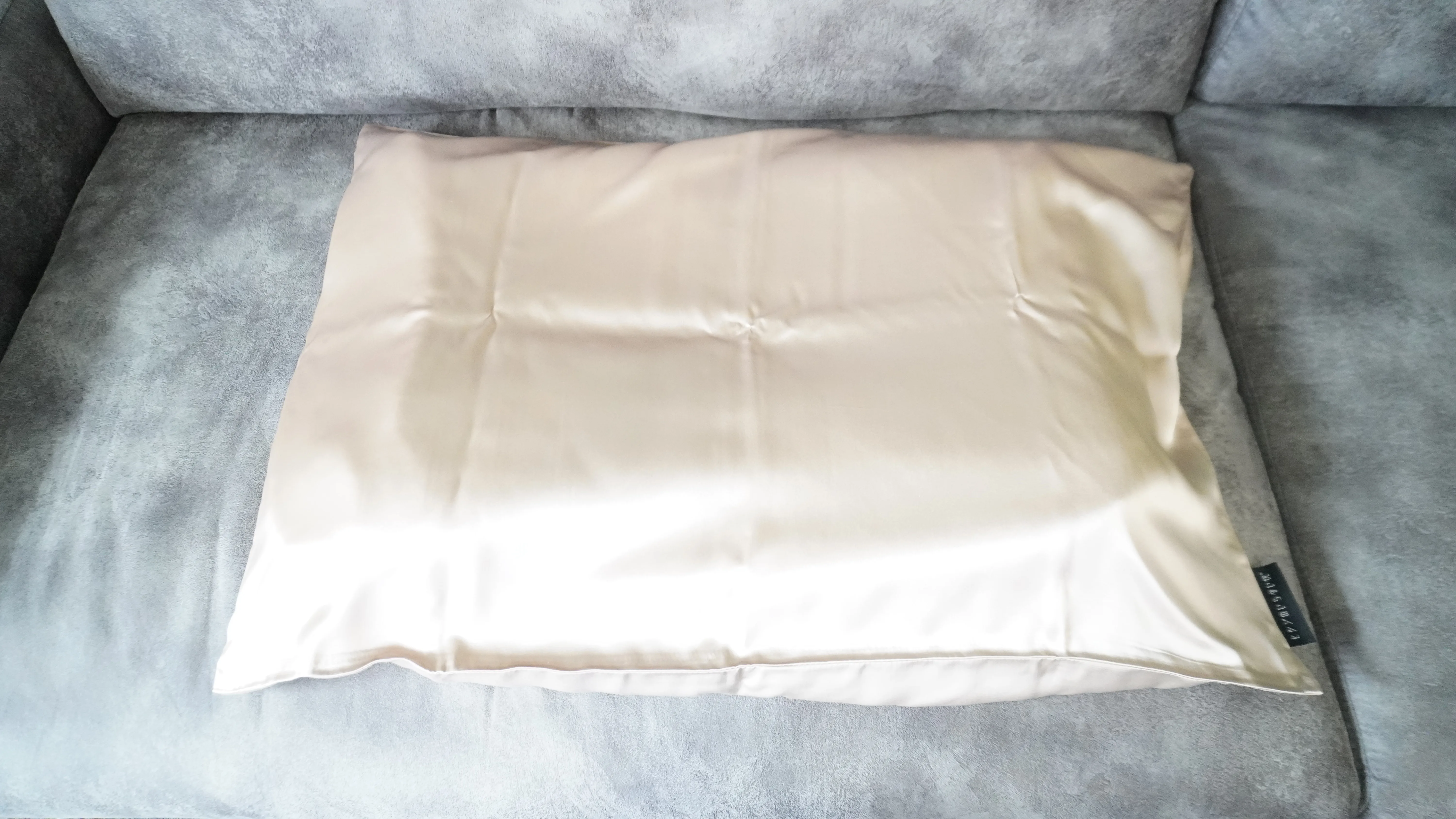 ヒツジのいらない枕シルクカバー