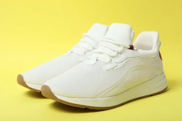 白いハンズフリーシューズ