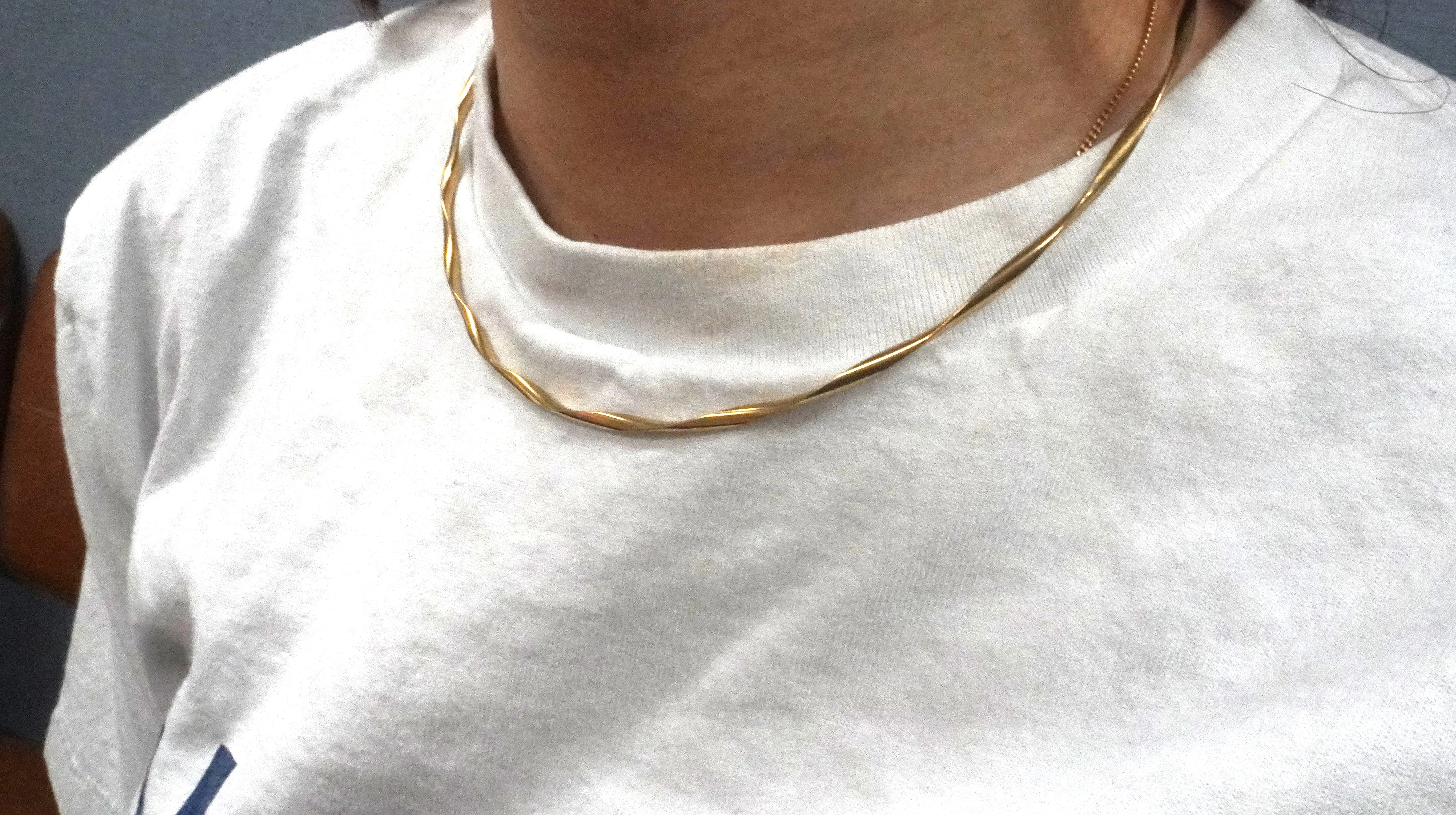 ゴールドネックレス