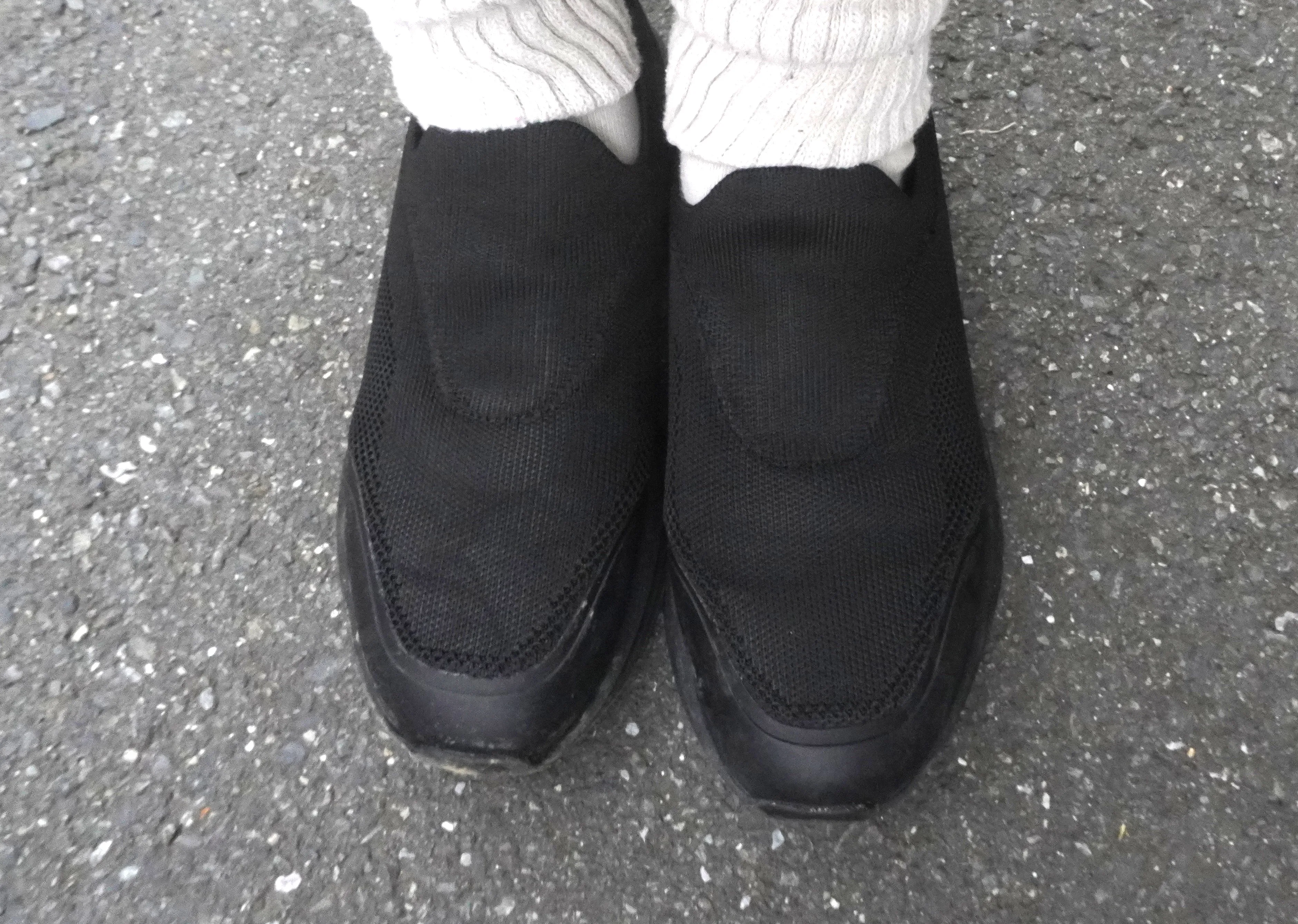 ハンズフリーシューズ